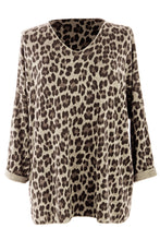 Load image into Gallery viewer, V Neck Leopard Print Wool Jumper
