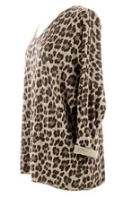 Load image into Gallery viewer, V Neck Leopard Print Wool Jumper
