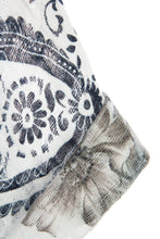 Load image into Gallery viewer, Floral Paisley Print Linen Top
