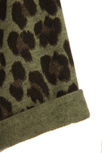 Load image into Gallery viewer, V Neck Leopard Print Wool Jumper
